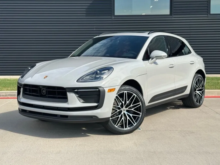 2026 Porsche Macan T photo 1