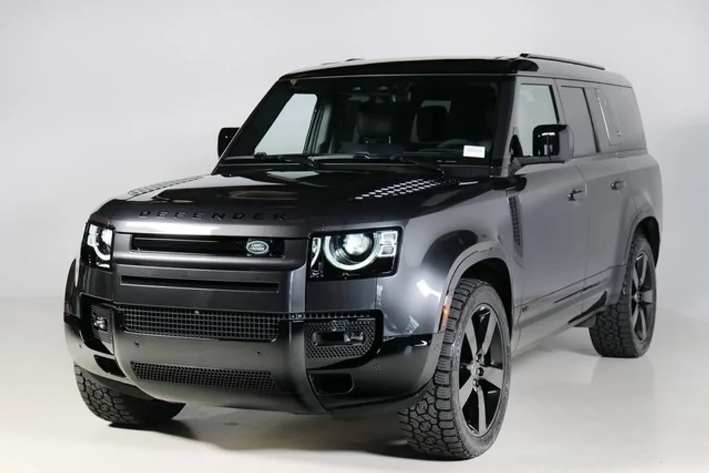 2024 Land Rover Defender 130 V8 photo 1