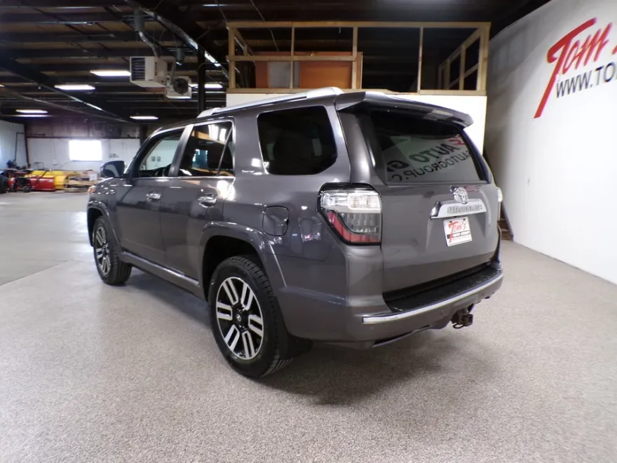 2015 Toyota 4Runner Limited photo 1