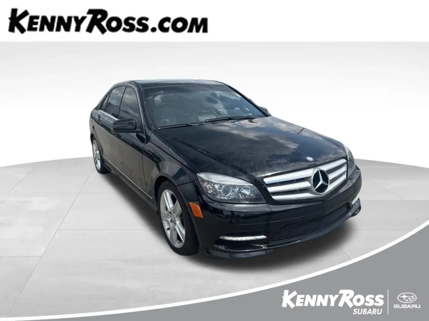2011 Mercedes Benz C 300 photo 1
