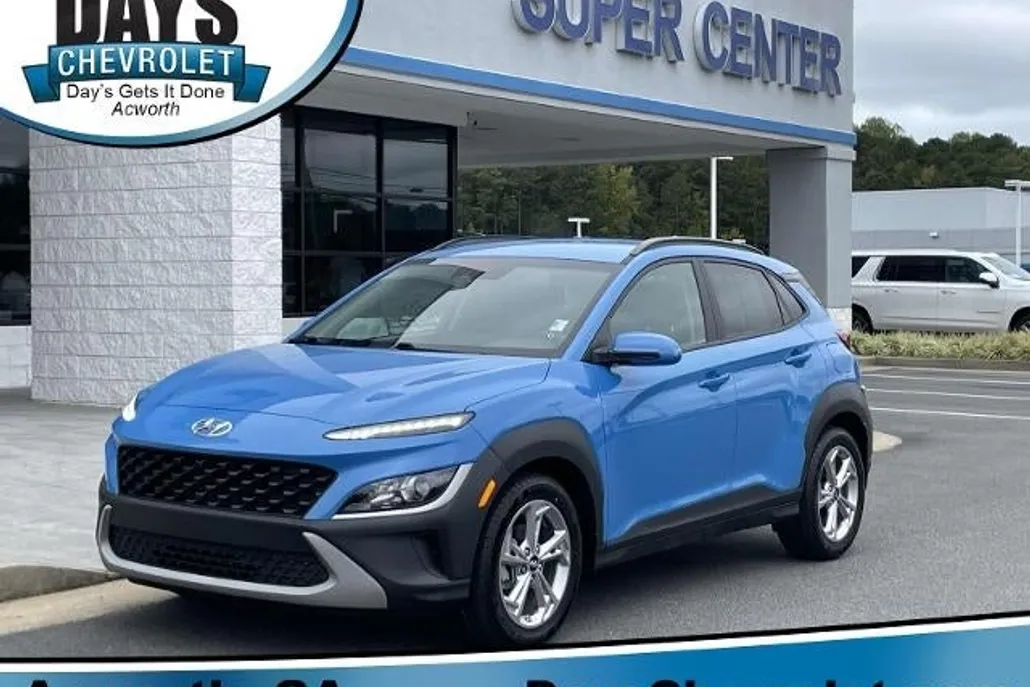 2022 Hyundai Kona SEL photo 1