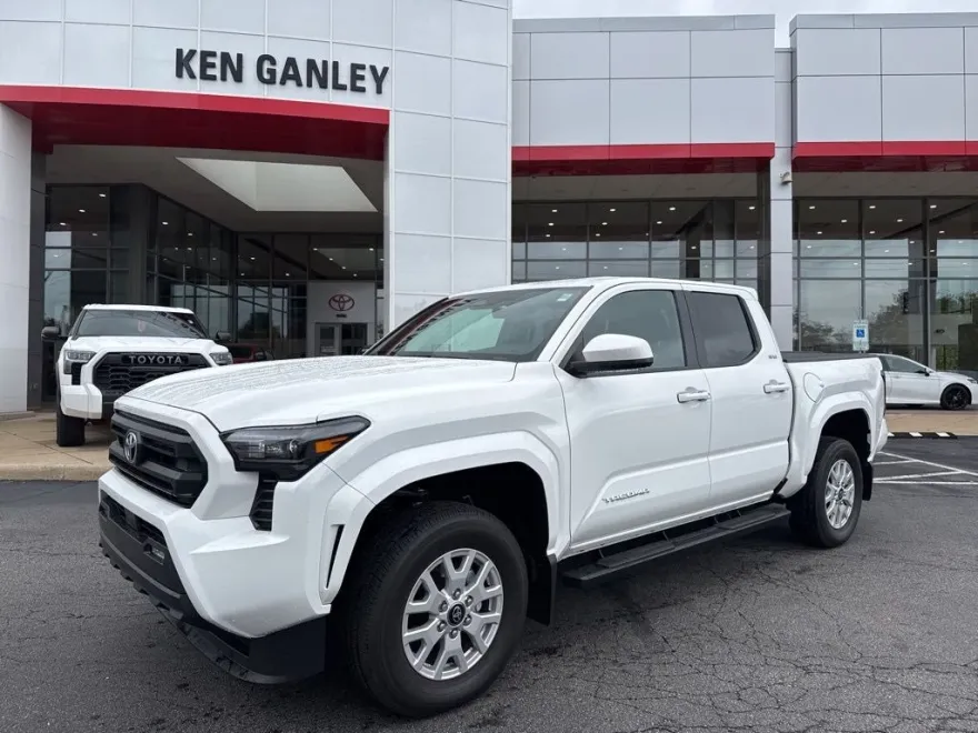 2025 Toyota Tacoma SR5 photo 1