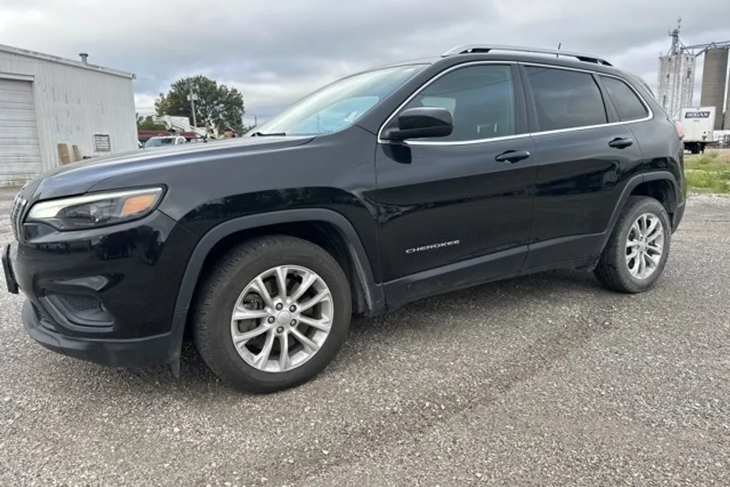 2019 Jeep Cherokee Latitude photo 1