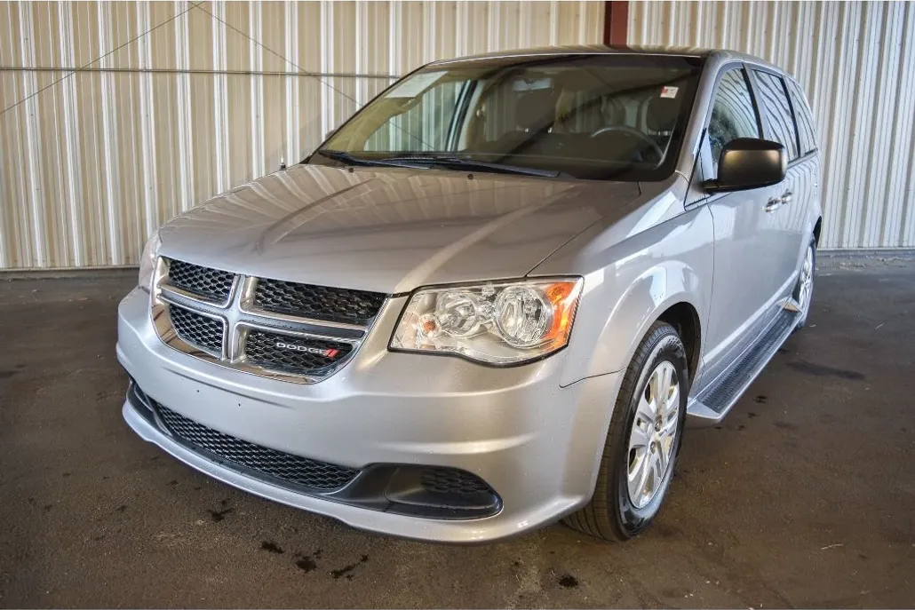 2018 Dodge Grand Caravan SE photo 1