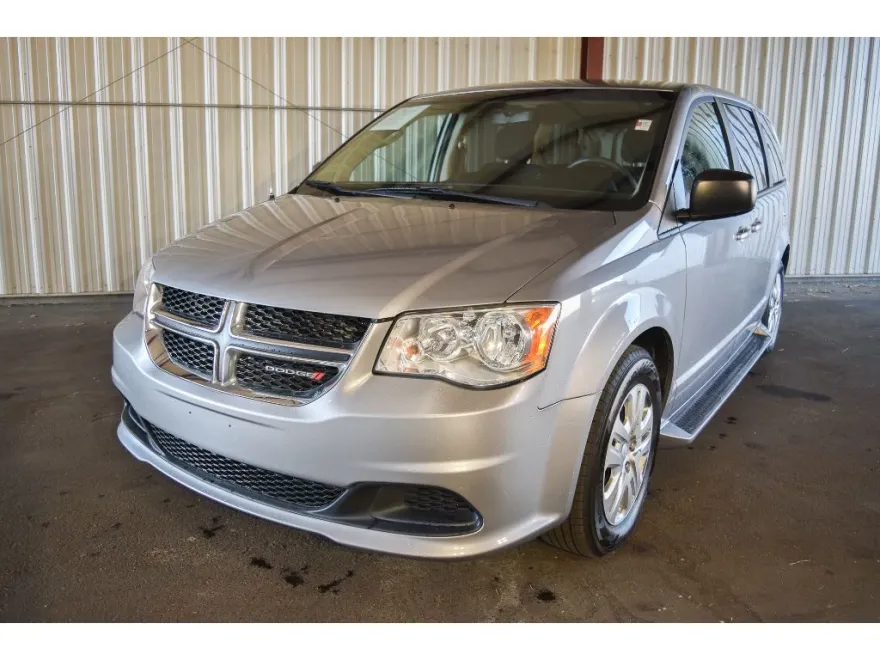 2018 Dodge Grand Caravan SE photo 1