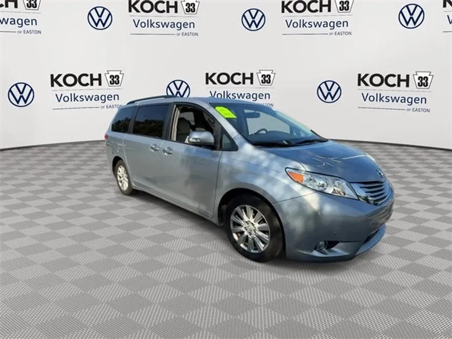 2014 Toyota Sienna Limited photo 1