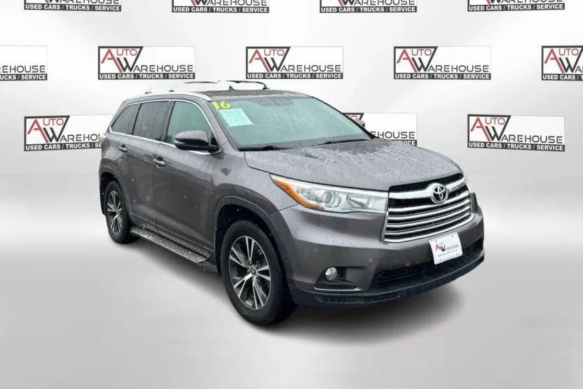 2016 Toyota Highlander XLE photo 1
