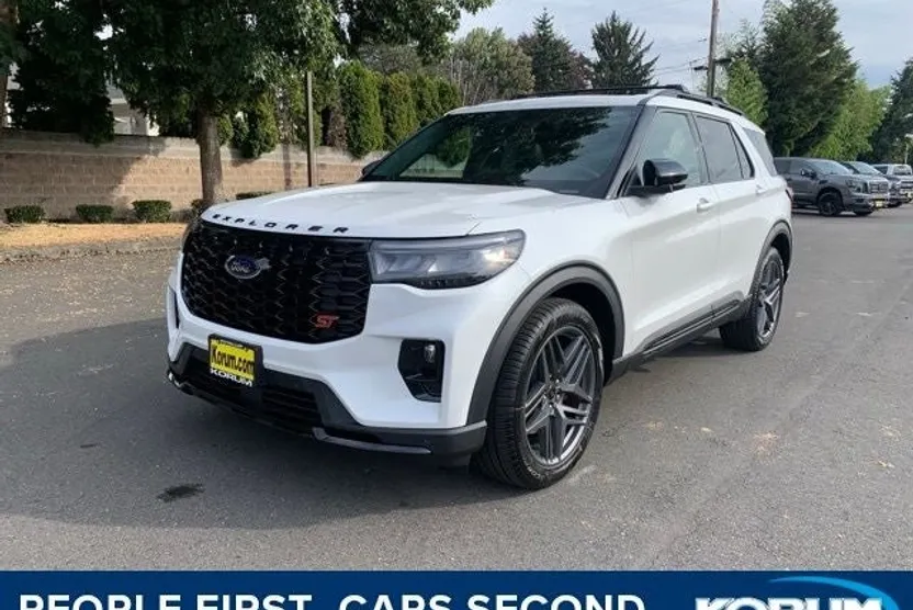 2025 Ford Explorer ST photo 1