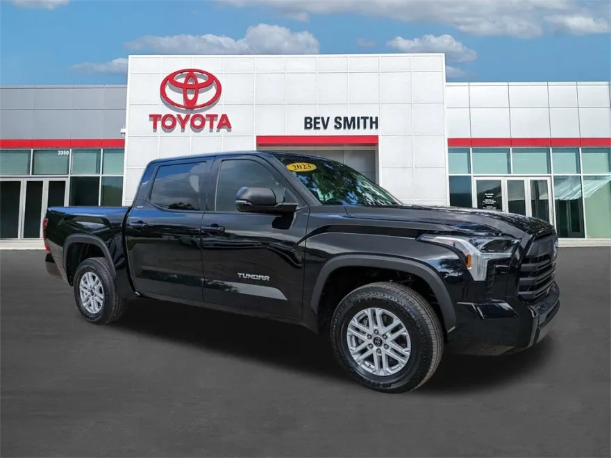 2023 Toyota Tundra SR5 photo 1