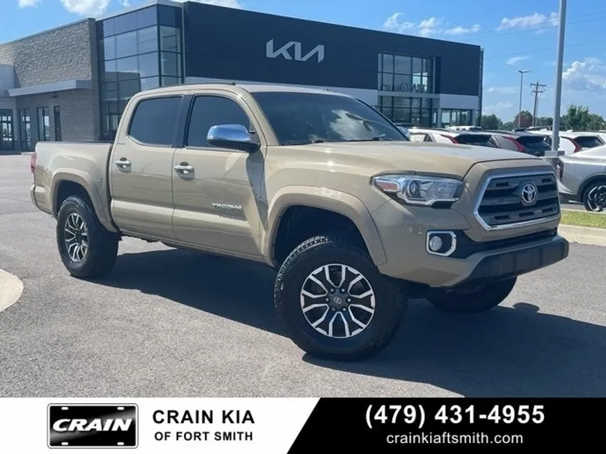 2017 Toyota Tacoma Limited V6 4x4 photo 1