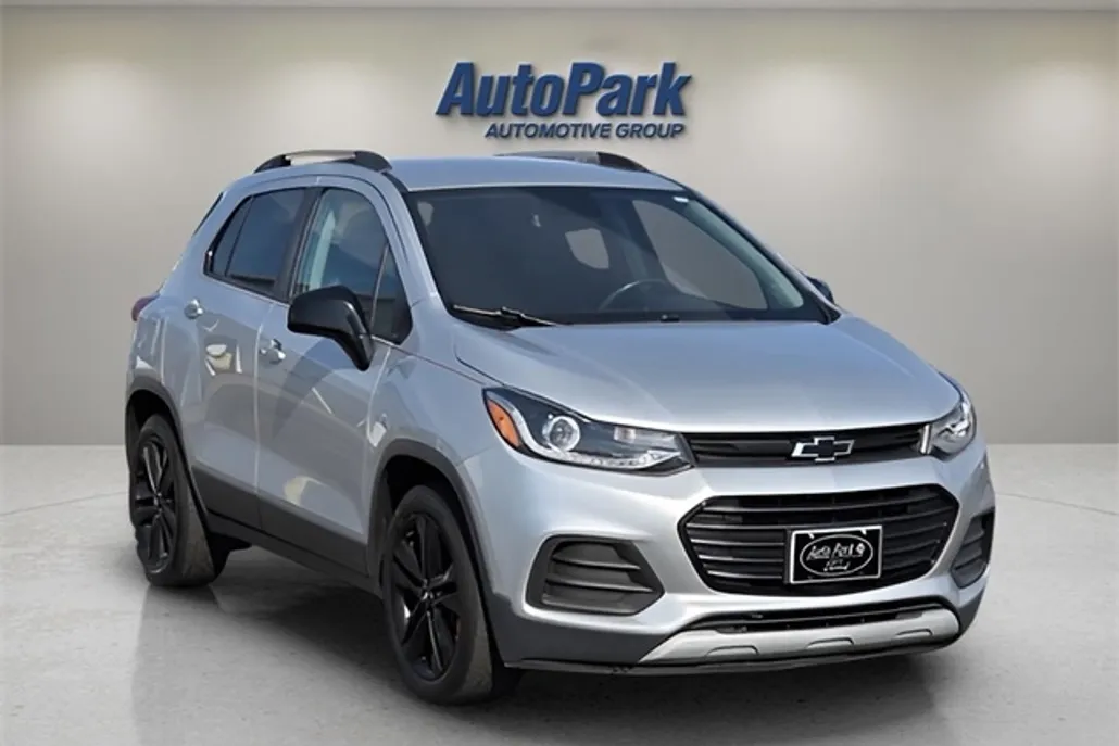2020 Chevrolet Trax LT photo 1