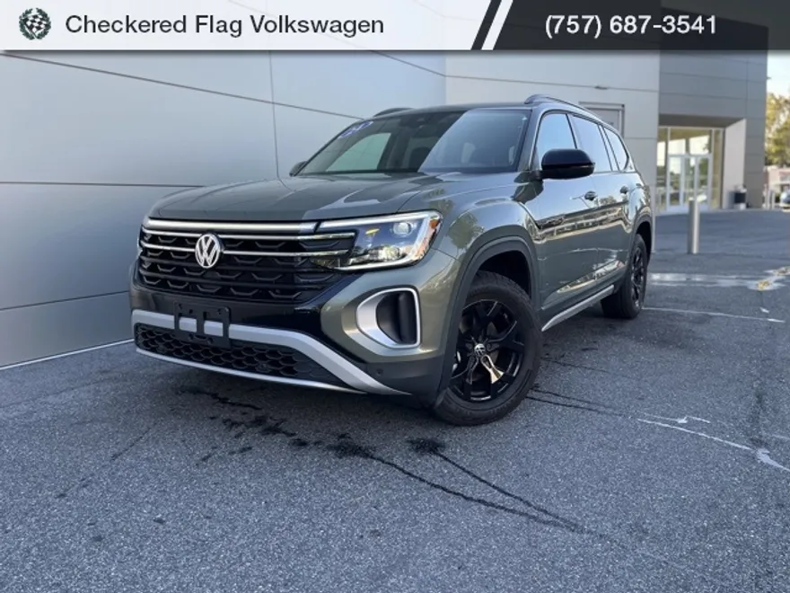 2024 Volkswagen Atlas Peak Edition SE Technology photo 1