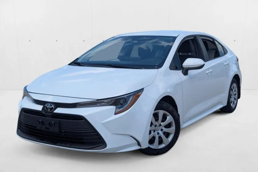 2025 Toyota Corolla LE photo 1