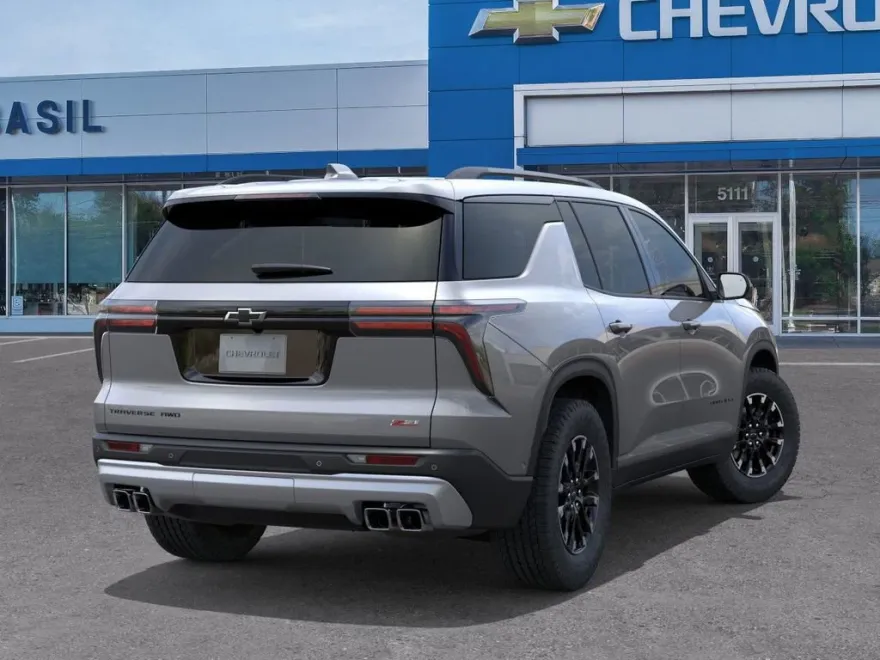 2026 Chevrolet Traverse Z71 photo 1