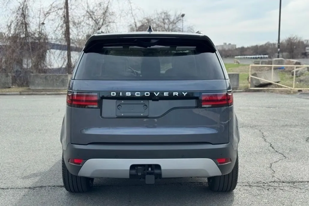 2025 Land Rover Discovery S photo 1
