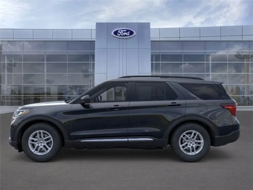 2025 Ford Explorer photo 1