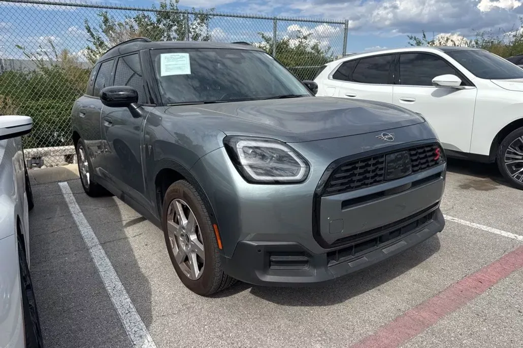 2025 Mini Countryman photo 1