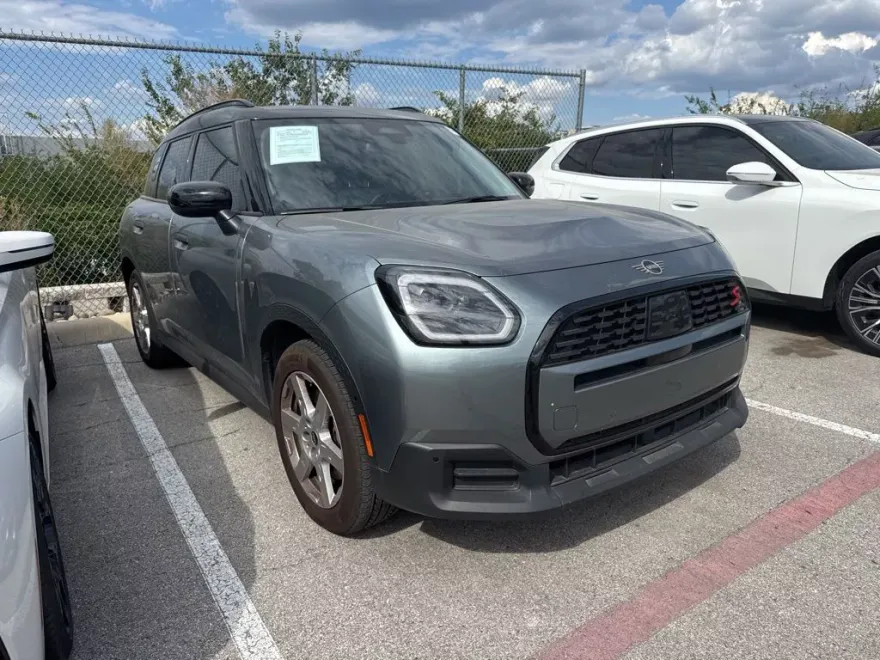 2025 Mini Countryman photo 1