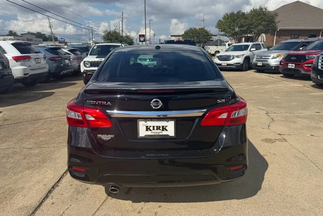 2019 Nissan Sentra SR photo 1