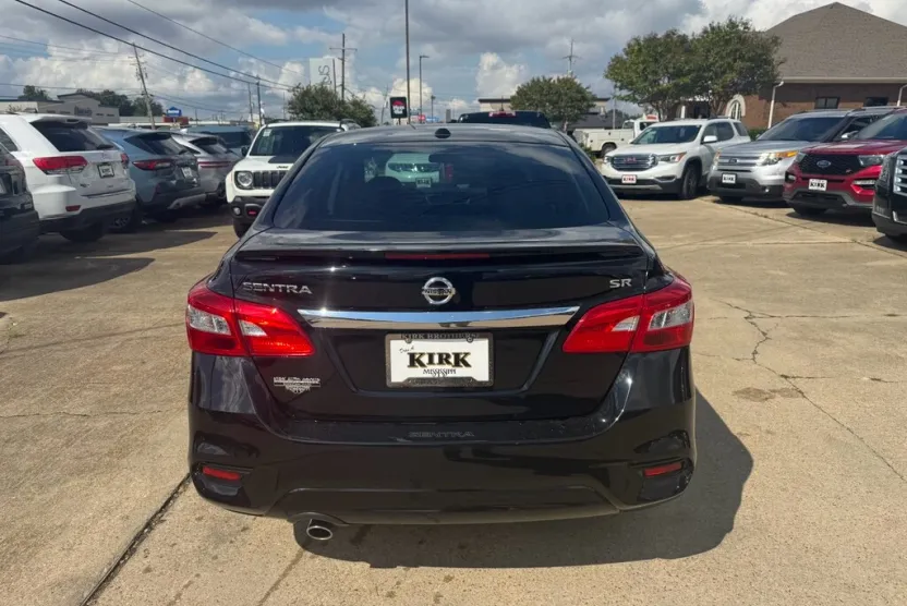 2019 Nissan Sentra SR photo 1