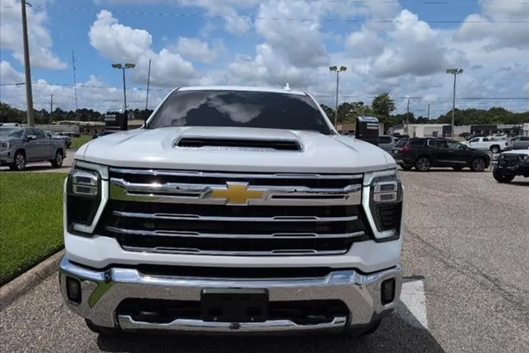 2024 Chevrolet Silverado 2500HD LTZ photo 1