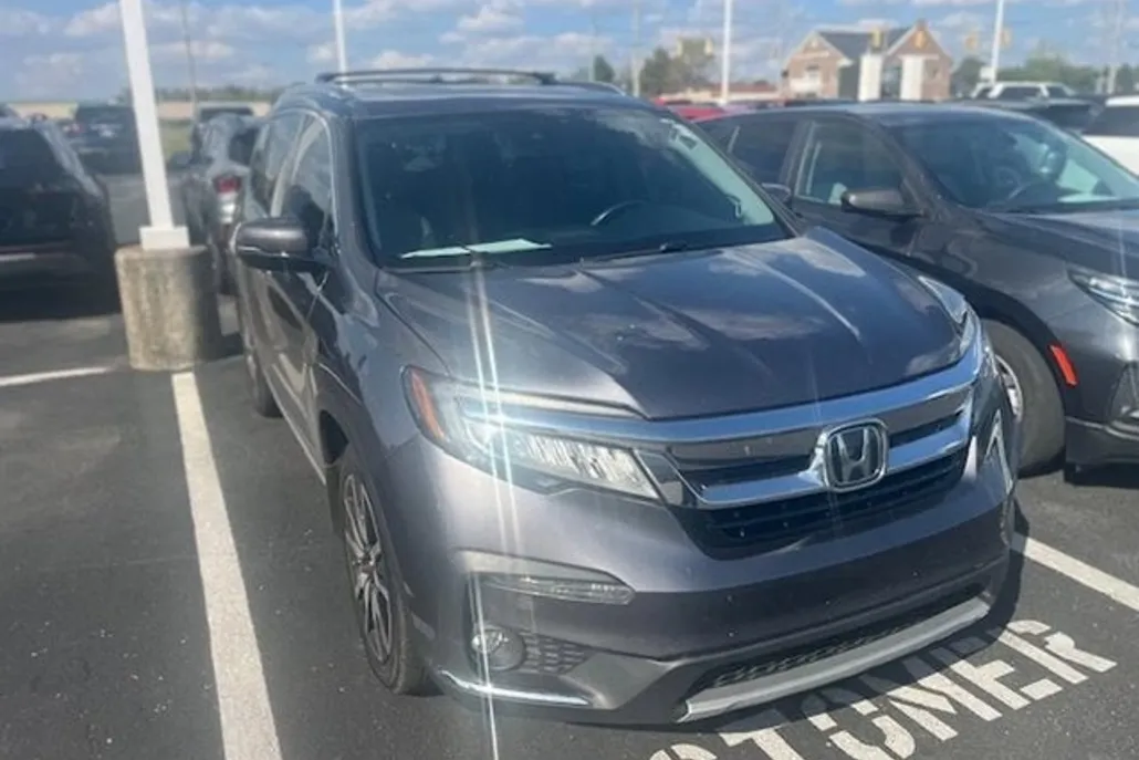 2019 Honda Pilot Touring photo 1