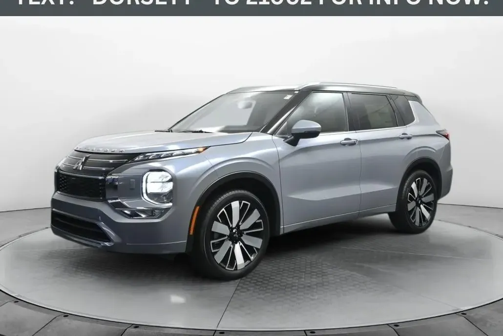 2025 Mitsubishi Outlander SEL photo 1