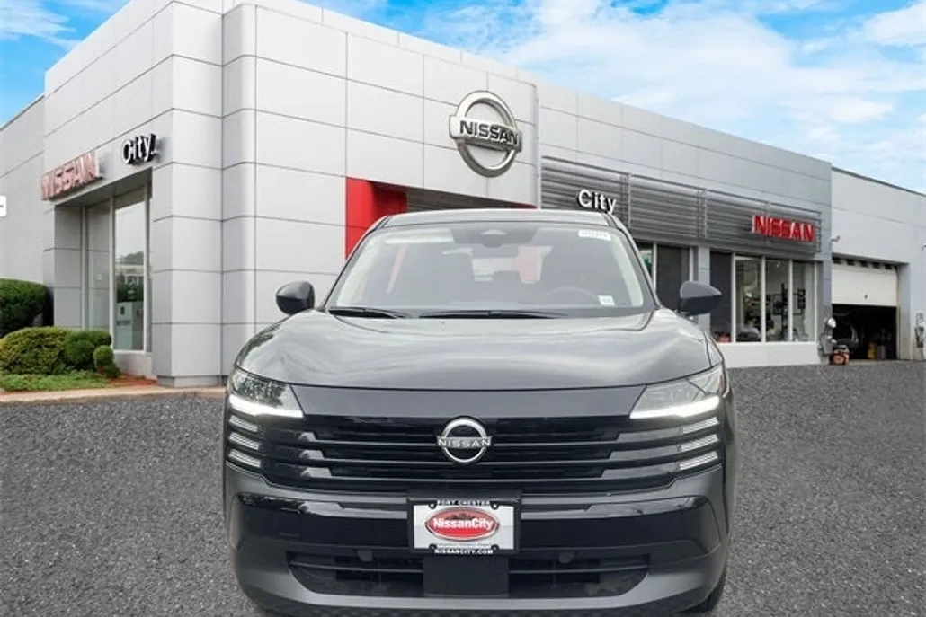 2025 Nissan Kicks SR photo 1