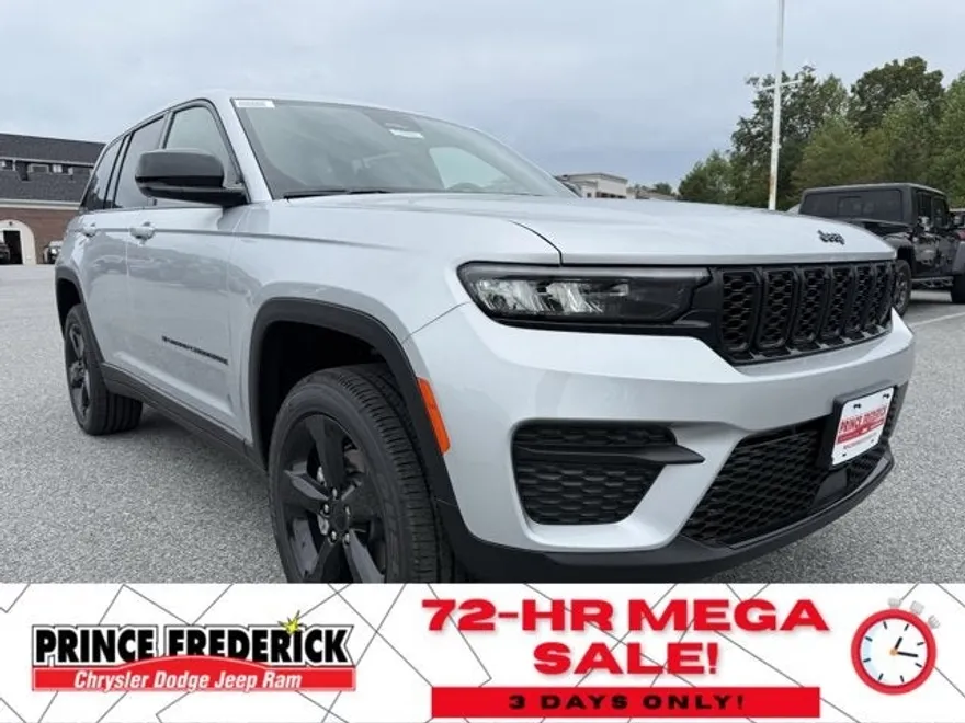 2025 Jeep Grand Cherokee Altitude photo 1