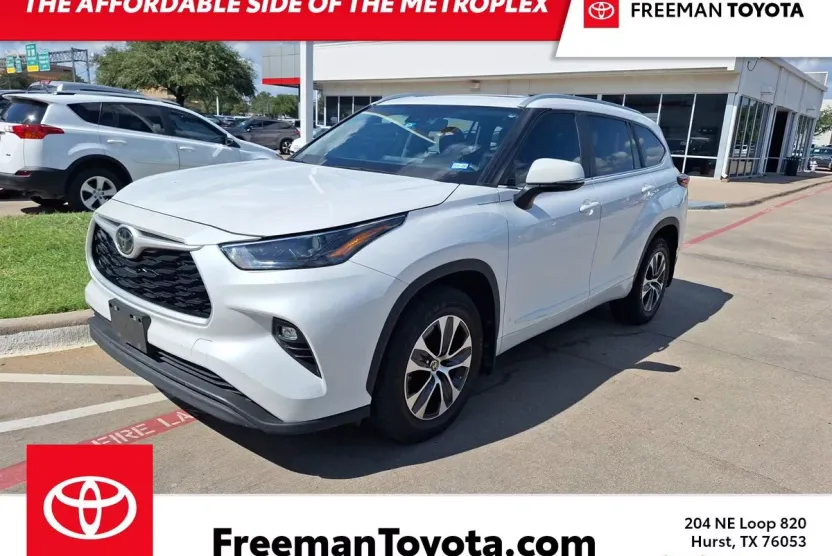 2023 Toyota Highlander L photo 1
