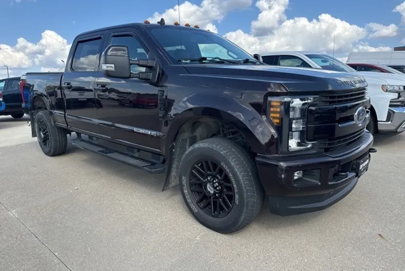 2019 Ford F-250 Lariat photo 1