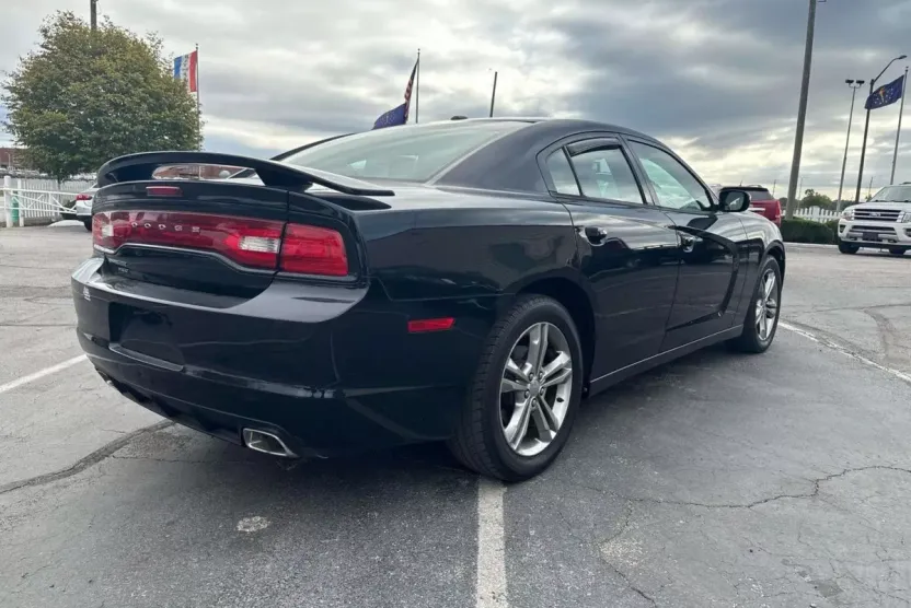 2013 Dodge Charger SXT Plus photo 1