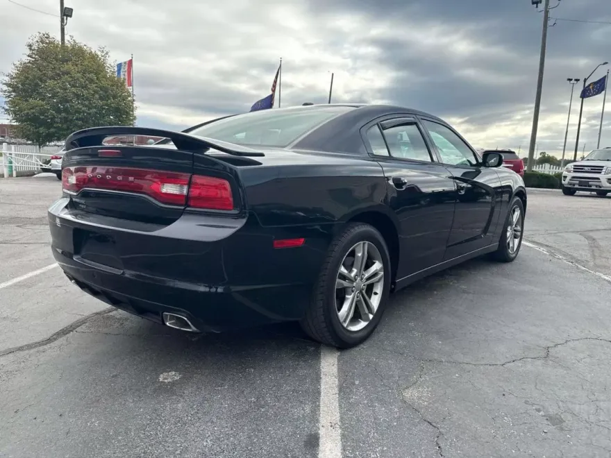 2013 Dodge Charger SXT Plus photo 1