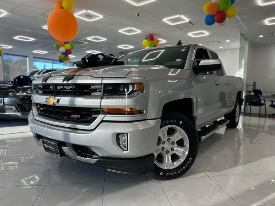 2016 Chevrolet Silverado 1500 LT Z71 photo 1