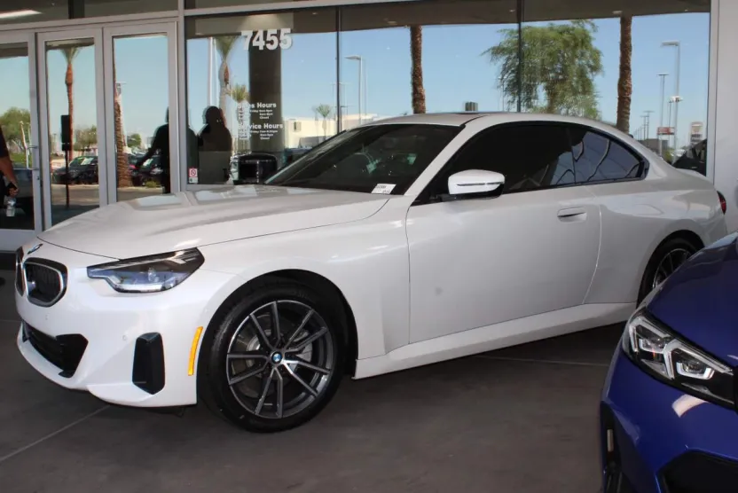 2025 Bmw 230i photo 1