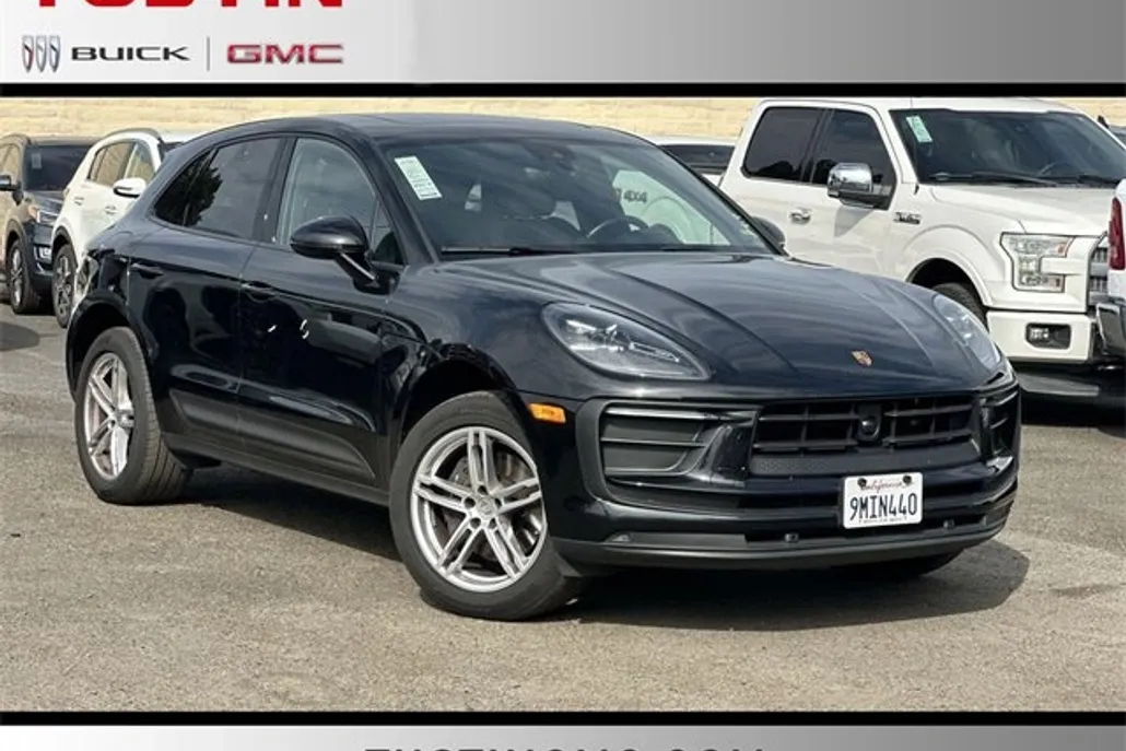 2024 Porsche Macan T photo 1