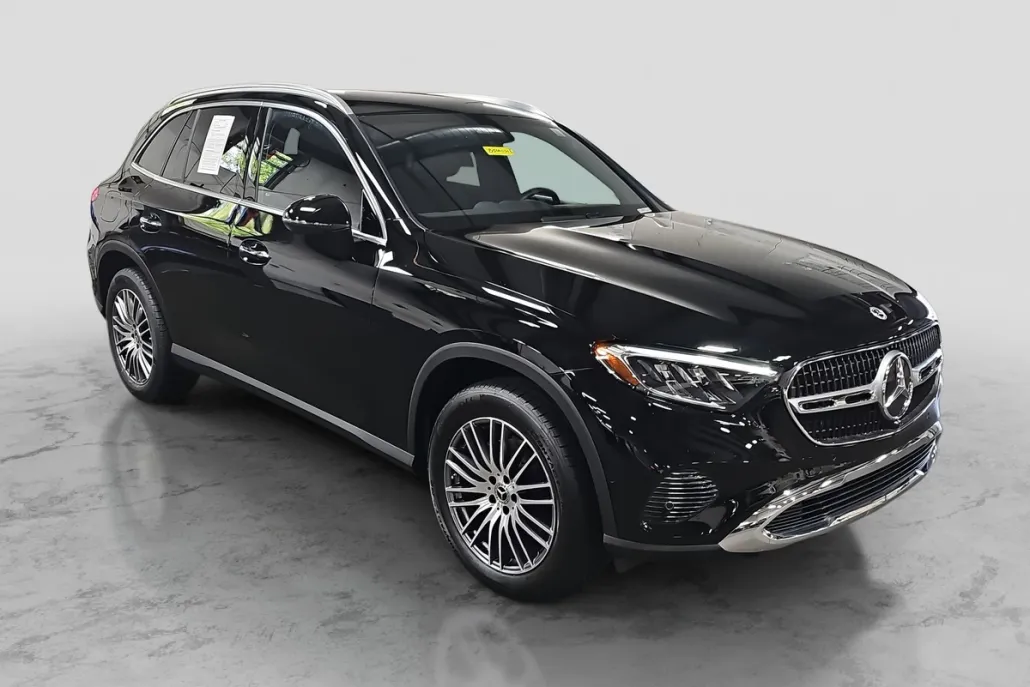 2025 Mercedes Benz GLC 300 photo 1