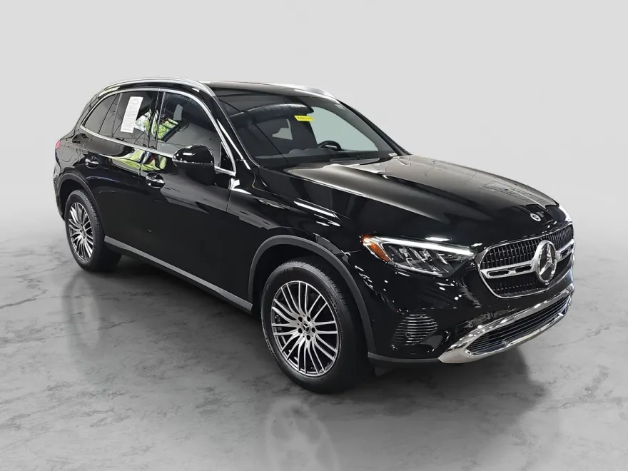 2025 Mercedes Benz GLC 300 photo 1