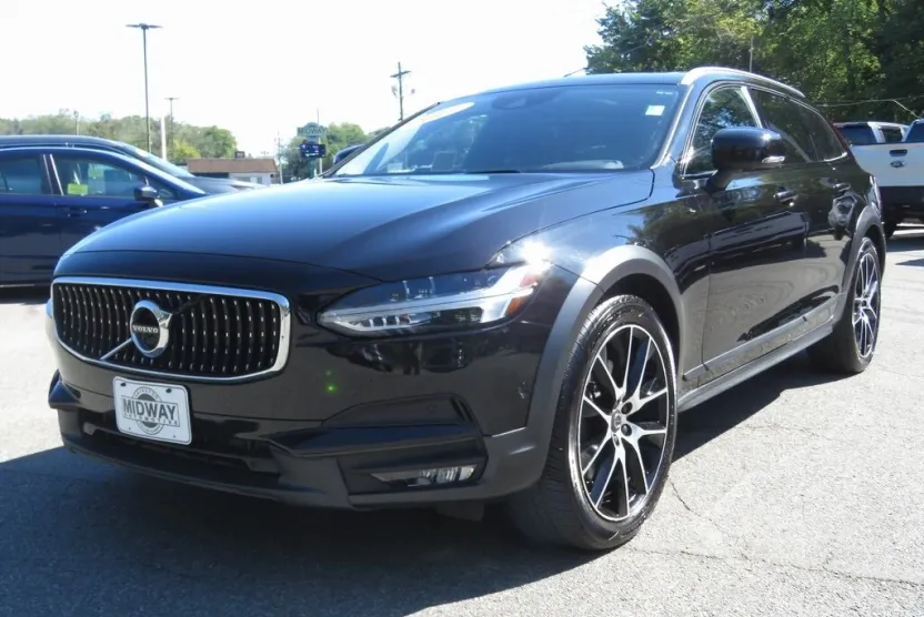 2017 Volvo V90 Cross Country T6 AWD photo 1