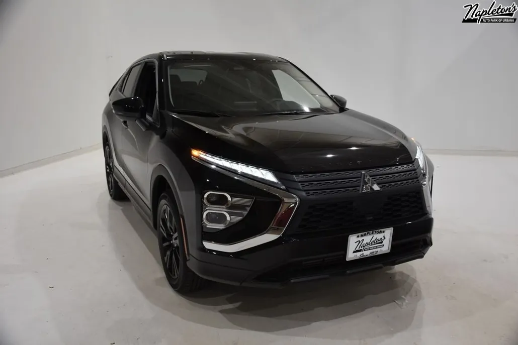 2025 Mitsubishi Eclipse Cross LE photo 1