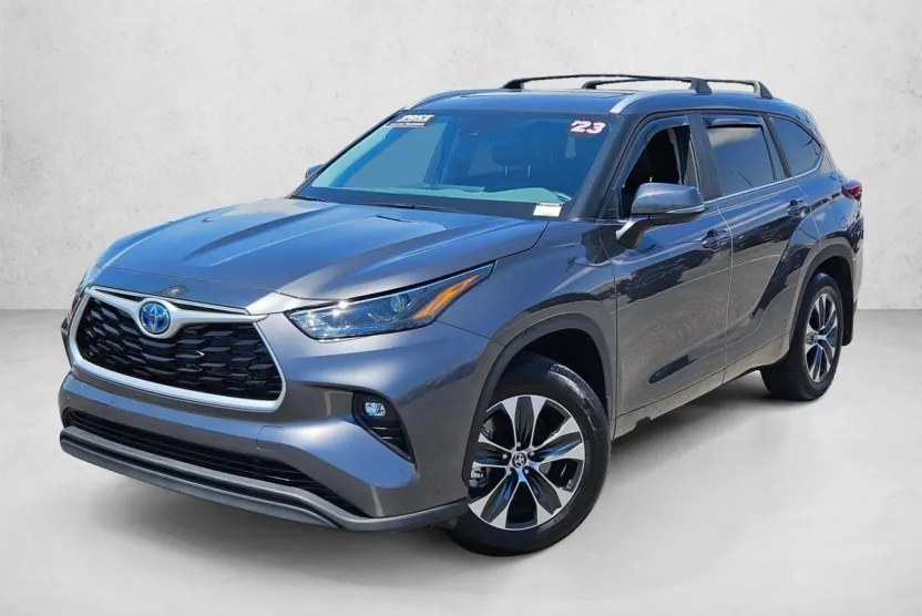 2023 Toyota Highlander Hybrid XLE photo 1