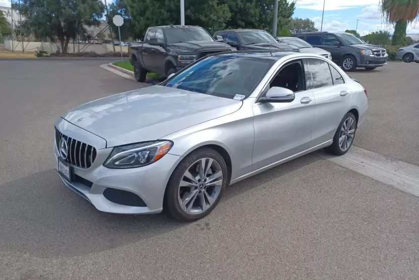 2017 Mercedes Benz C 300 photo 1