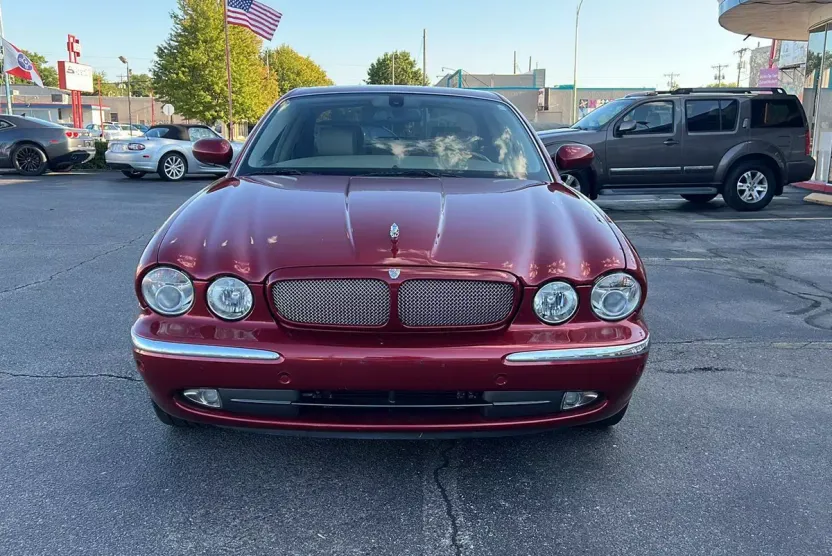 2004 Jaguar XJ XJR photo 1