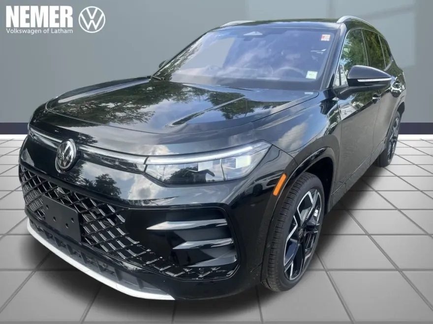 2025 Volkswagen Tiguan SEL R-Line Black photo 1