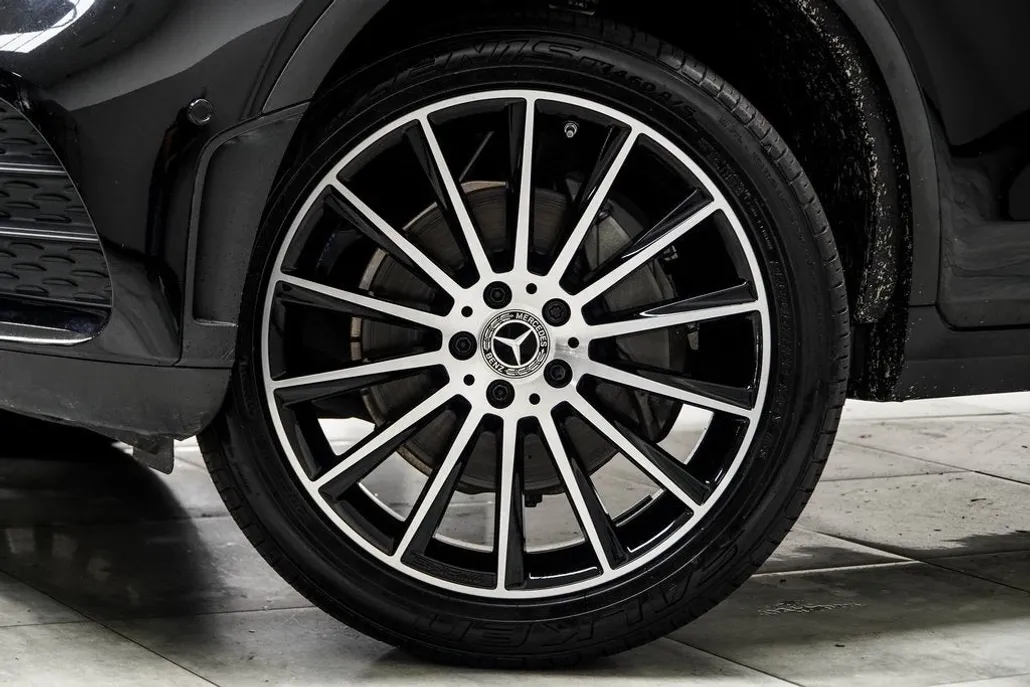 2021 Mercedes Benz GLC 300 4MATIC Coupe photo 1