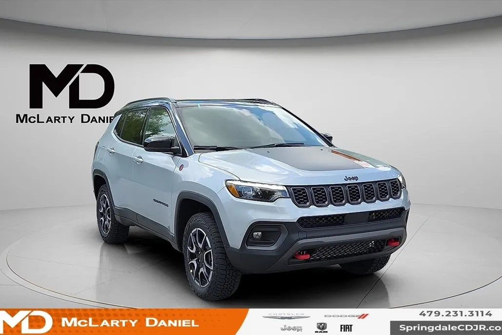 2025 Jeep Compass Trailhawk photo 1