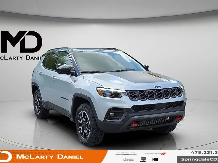 2025 Jeep Compass Trailhawk photo 1