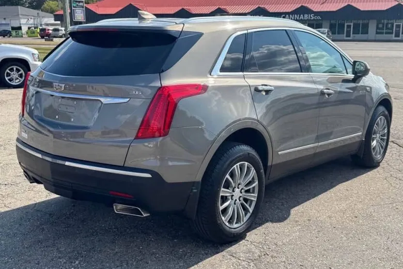 2019 Cadillac XT5 Luxury photo 1