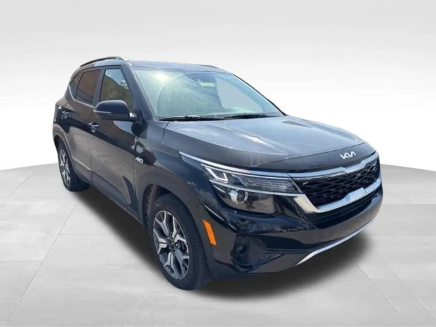 2022 Kia Seltos EX photo 1
