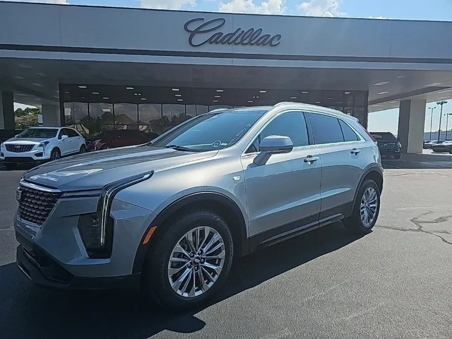2024 Cadillac XT4 Premium Luxury photo 1
